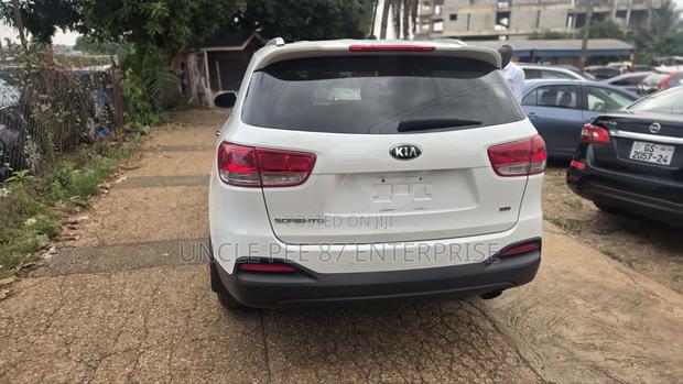 Kia Sorento 2018 White