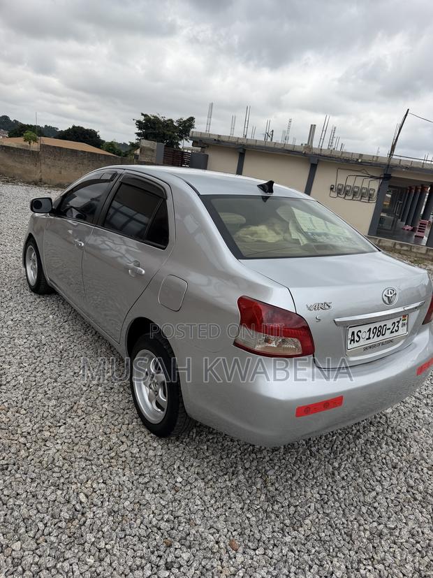 Toyota Belta 2010 Gray