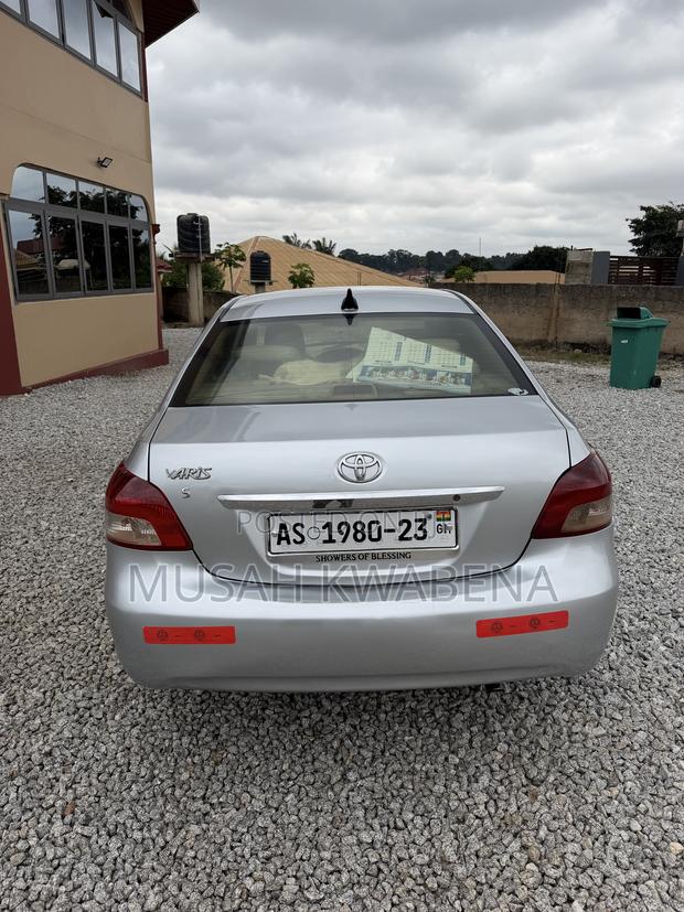 Toyota Belta 2010 Gray