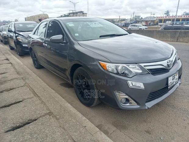 Toyota Camry 2014 Gray