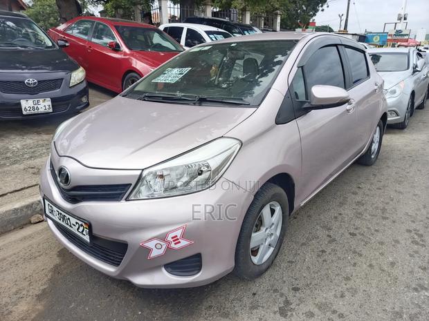 Toyota Vitz 2012 White