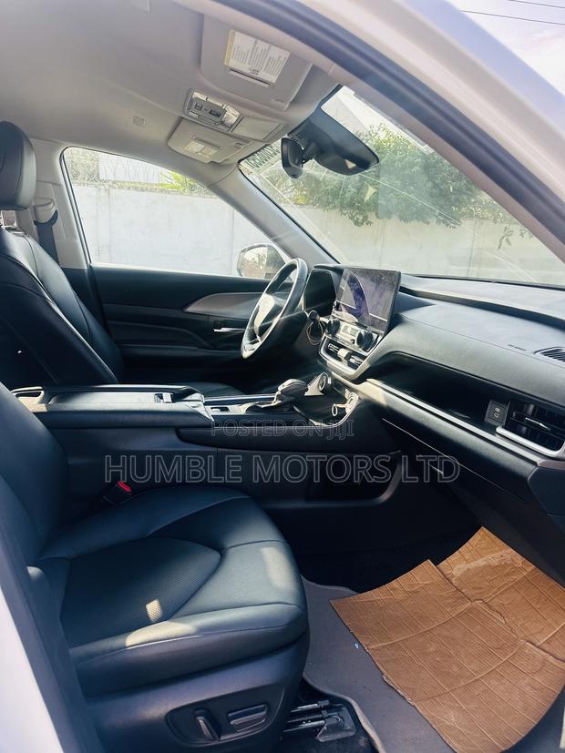 Toyota Highlander 2024 White