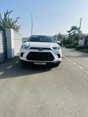 Toyota Highlander 2024 White for sale