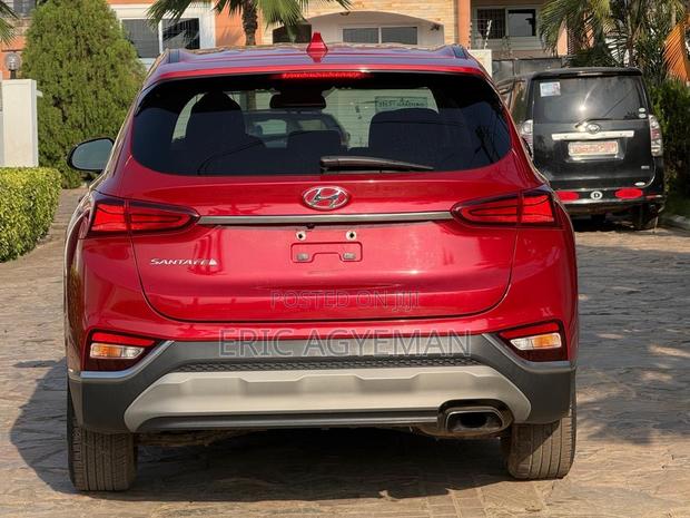 Hyundai Santa Fe 2018 Red