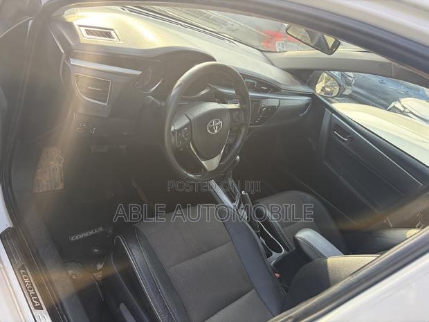 Toyota Corolla S 4dr Sedan (1.8L 4cyl CVT) 2016 White