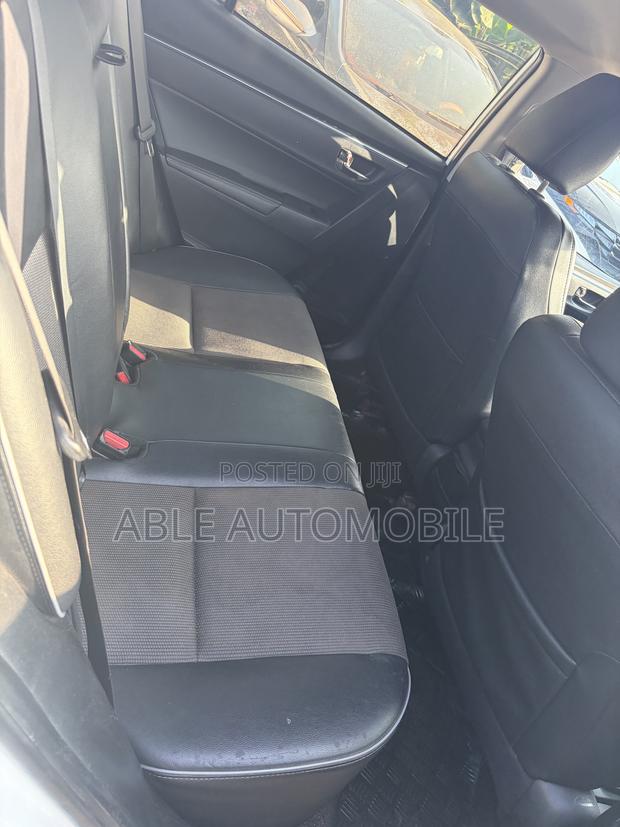 Toyota Corolla S 4dr Sedan (1.8L 4cyl CVT) 2016 White