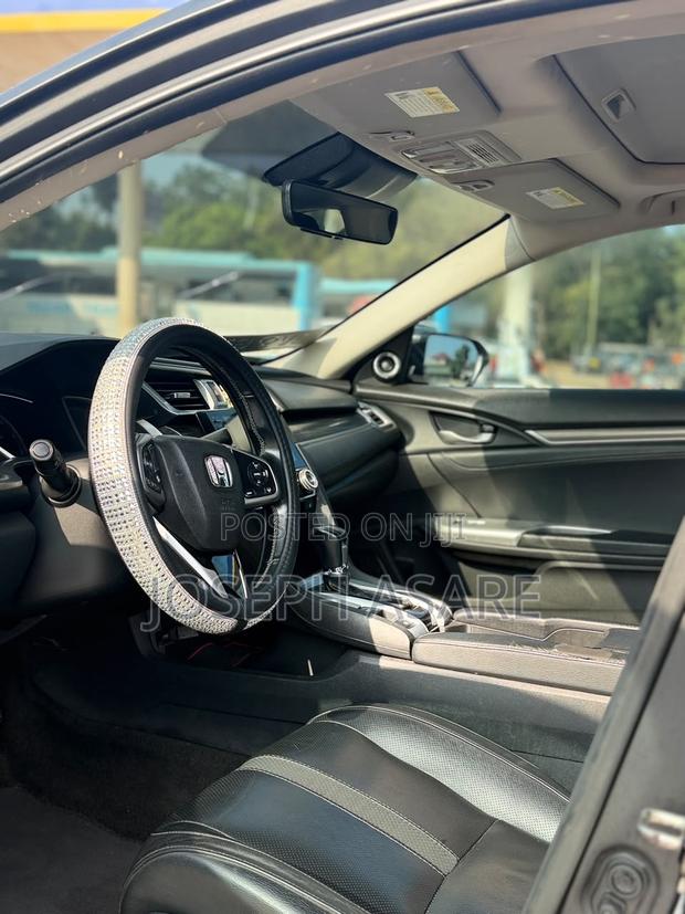 Honda Civic Touring Coupe 2019 Black