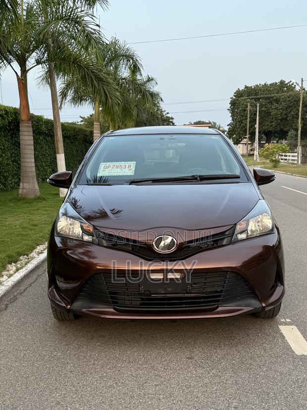 Toyota Vitz 1.3 AWD 5dr 2015 Brown