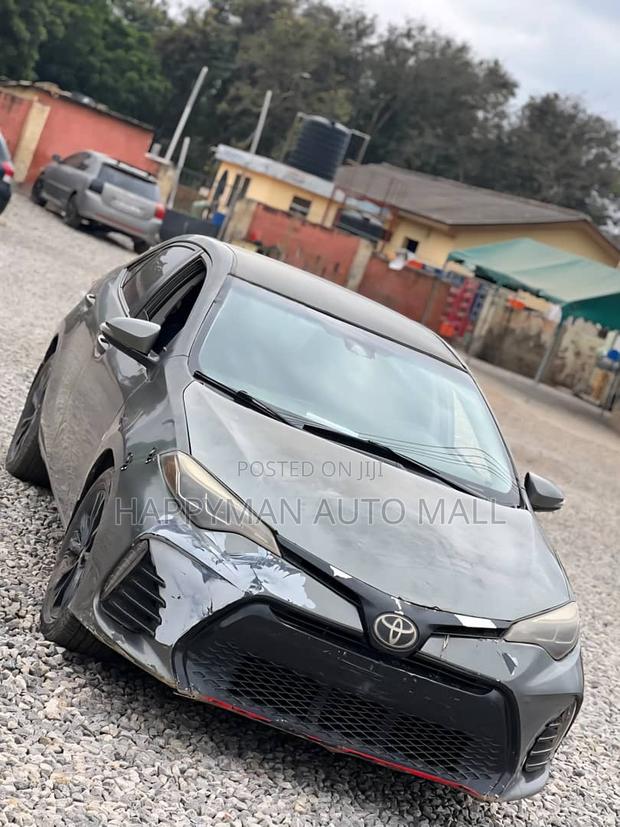 Toyota Corolla LE 4dr Sedan (1.8L 4cyl CVT) 2017 Gray