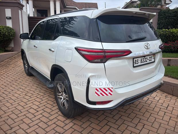 Toyota Fortuner 2.7 AWD 2018 White