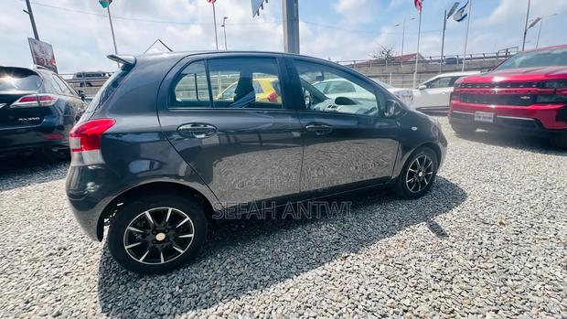 Toyota Yaris 2010 Black