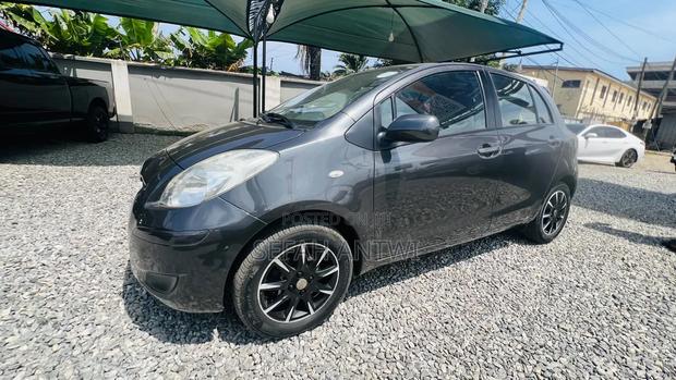 Toyota Yaris 2010 Black
