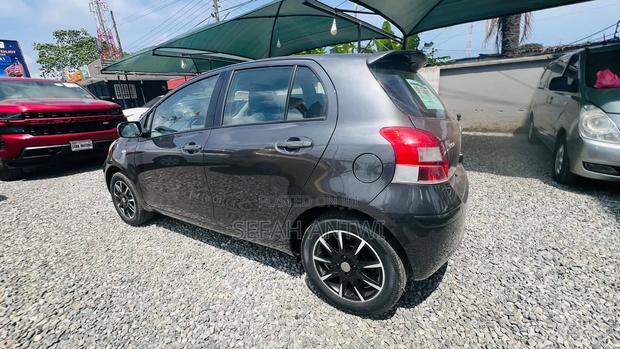 Toyota Yaris 2010 Black