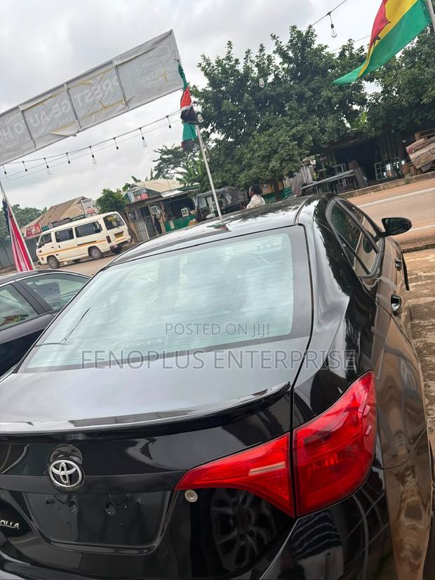 Toyota Corolla 2017 Black
