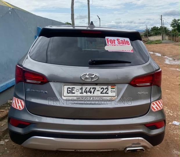 Hyundai Santa Fe 2018 Gray