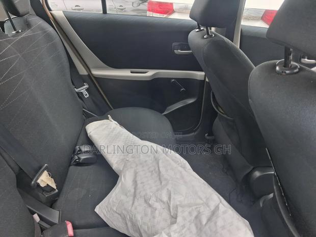 Toyota Yaris 2010 Black