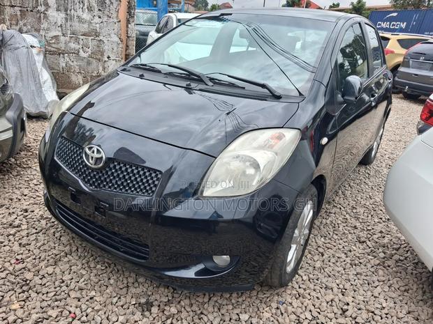 Toyota Yaris 2010 Black