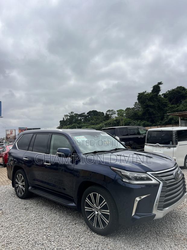 Lexus LX 2018 Blue