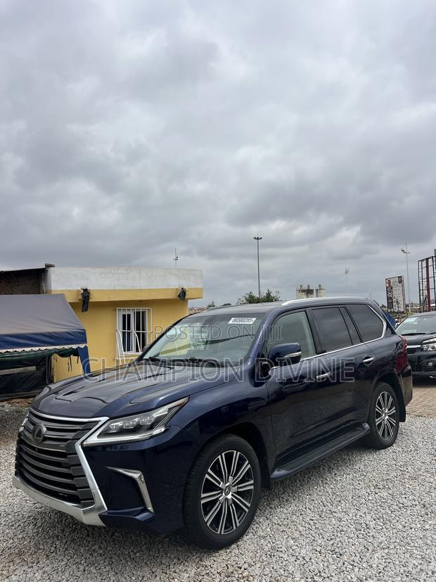 Lexus LX 2018 Blue