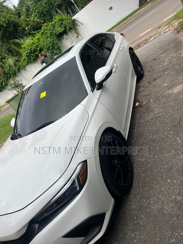 Honda Civic 2022 White