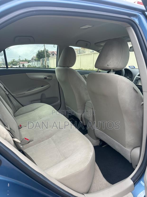 Toyota Corolla LE 4dr Sedan (1.8L 4cyl 4A) 2013 Blue