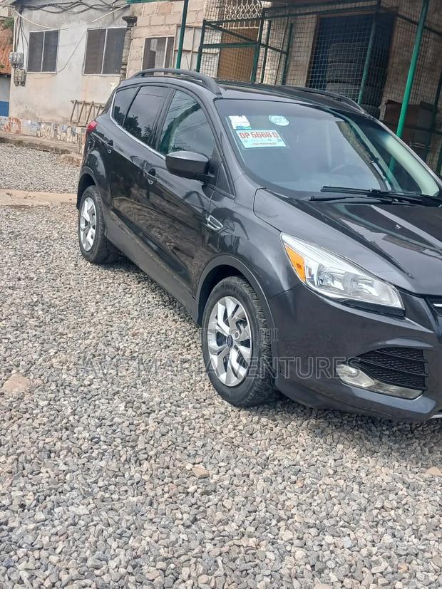 Ford Escape SE 4x4 2016 Gray