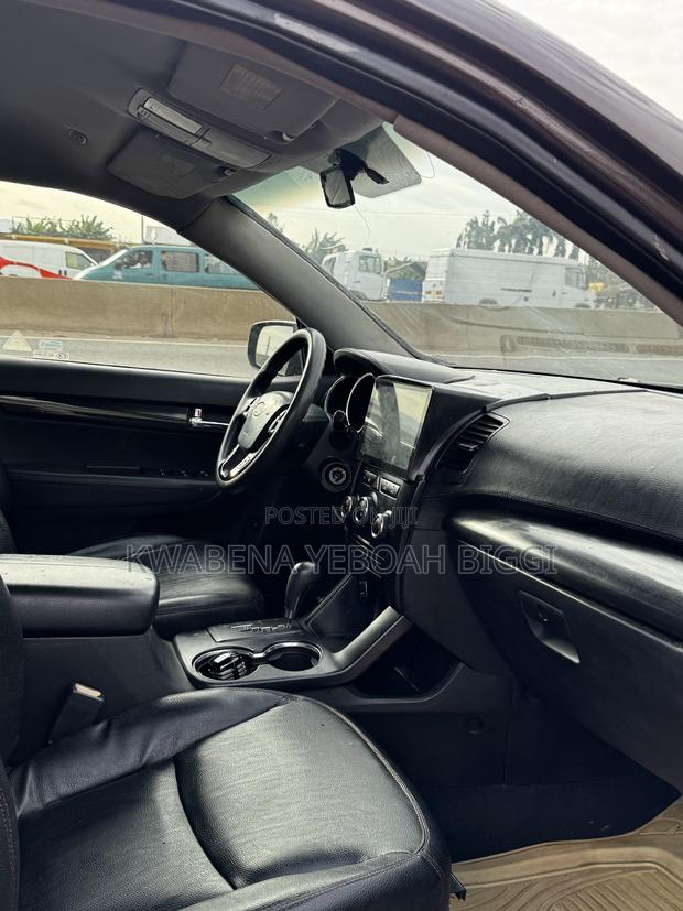 Kia Sorento 2011 Brown