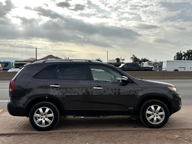 Kia Sorento 2011 Brown