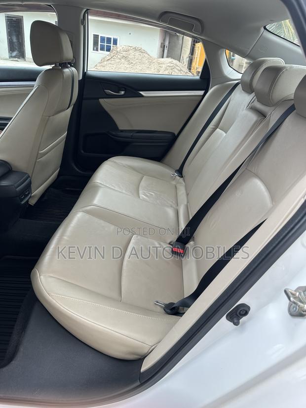 Honda Civic Touring 4dr Sedan (1.5L 4cyl) 2016 White