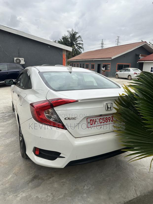 Honda Civic Touring 4dr Sedan (1.5L 4cyl) 2016 White