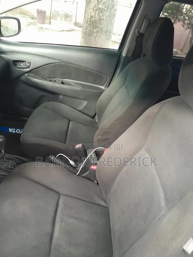 Toyota Yaris 2012 Blue