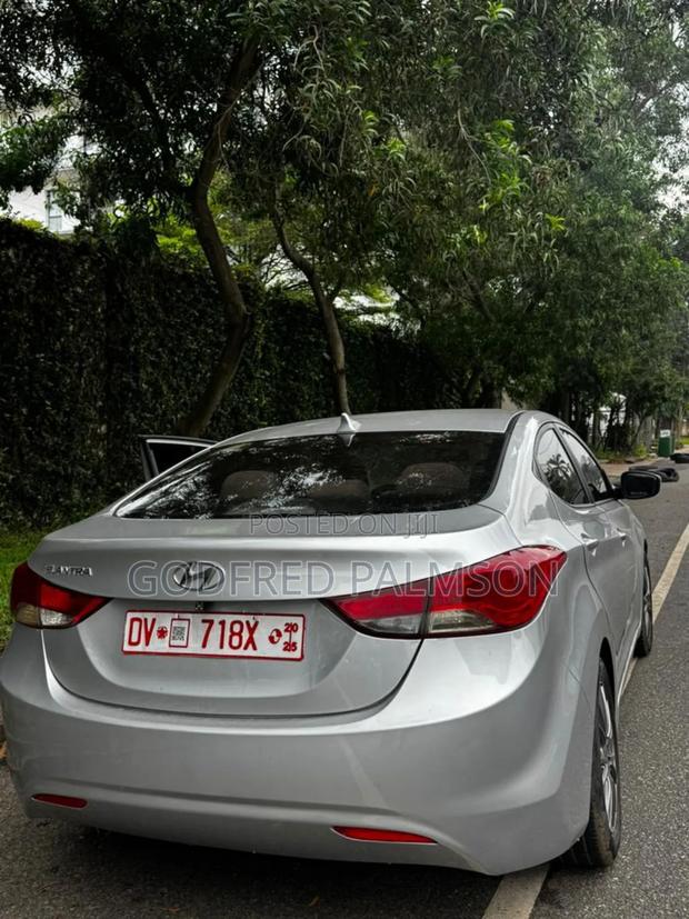 Hyundai Elantra Limited Sedan FWD (1.8L 4cyl 6A) 2013 Silver