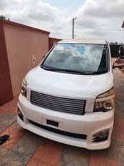 Toyota Voxy 2011 White for sale