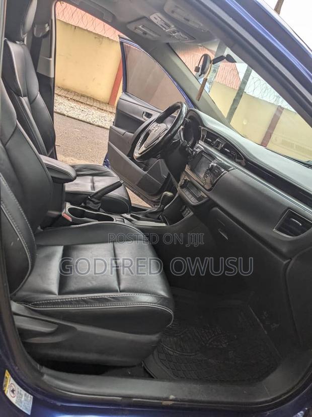 Toyota Corolla 2016 Blue