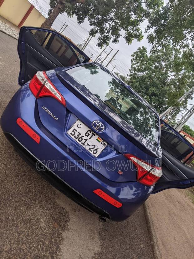 Toyota Corolla 2016 Blue