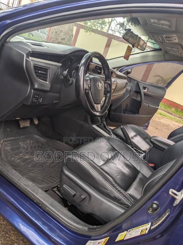 Toyota Corolla 2016 Blue