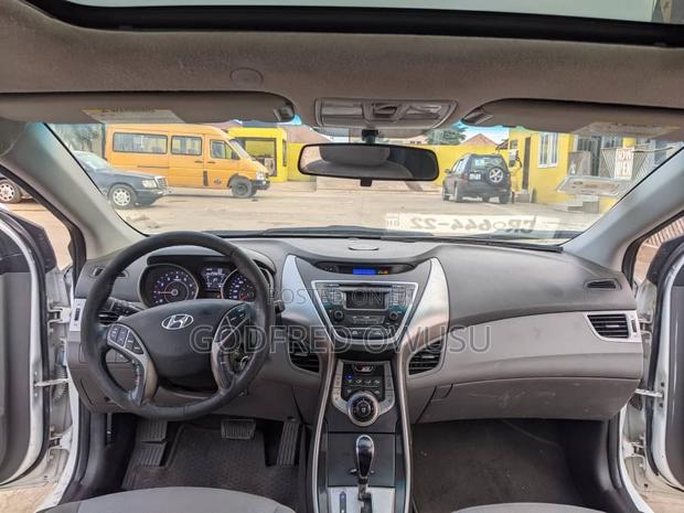 Hyundai Elantra 2013 White