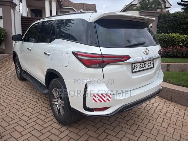 Toyota Fortuner 2.7 AWD 2017 White