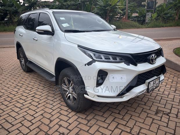 Toyota Fortuner 2.7 AWD 2017 White