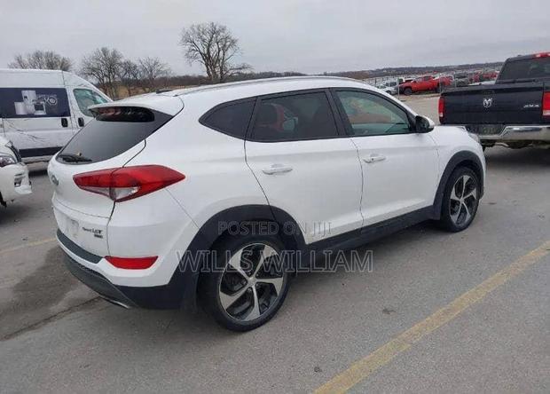 Hyundai Tucson 2016 White