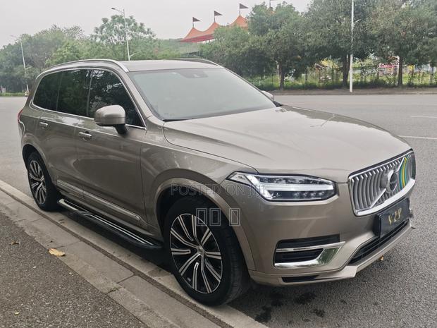Volvo XC90 2022 Gold