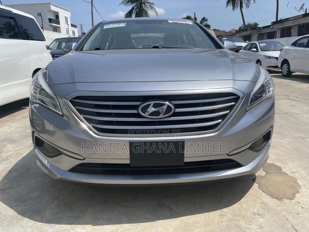 Hyundai Sonata Base Sedan FWD (2.4L 4cyl 6A) 2017 Gray