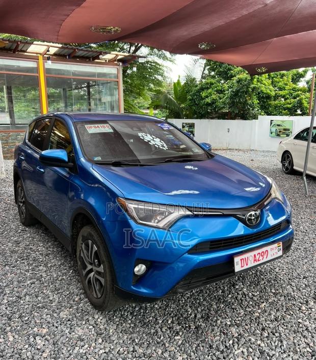 Toyota RAV4 2018 Blue