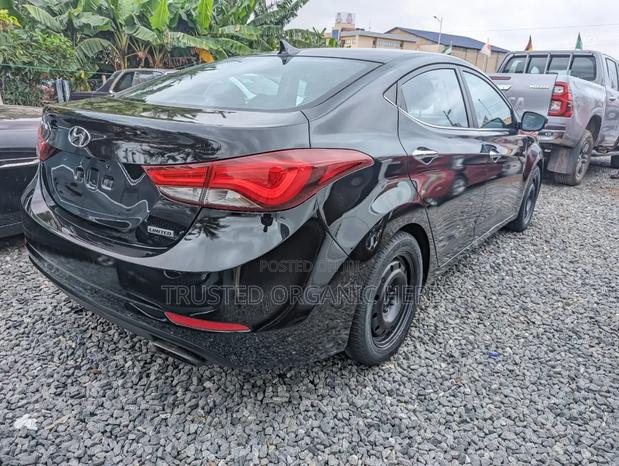Hyundai Elantra Limited Sedan FWD (1.8L 4cyl 6A) 2016 Black