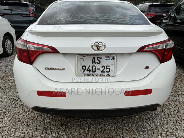 Toyota Corolla 2016 White