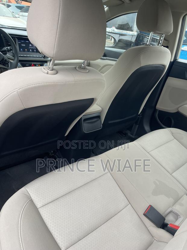 Hyundai Elantra SE 2018 Gray