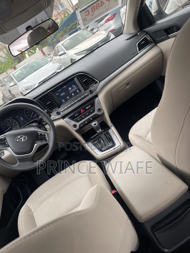 Hyundai Elantra SE 2018 Gray