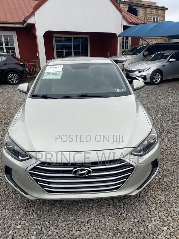Hyundai Elantra SE 2018 Gray