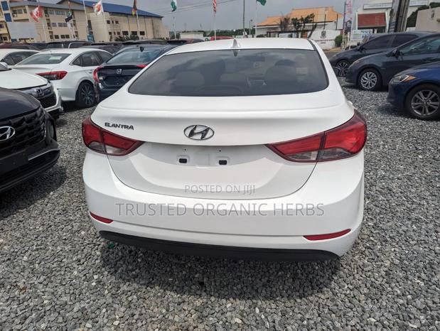 Hyundai Elantra Limited 4dr Sedan (1.8L 4cyl 6A) 2014 White