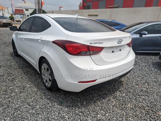 Hyundai Elantra Limited 4dr Sedan (1.8L 4cyl 6A) 2014 White